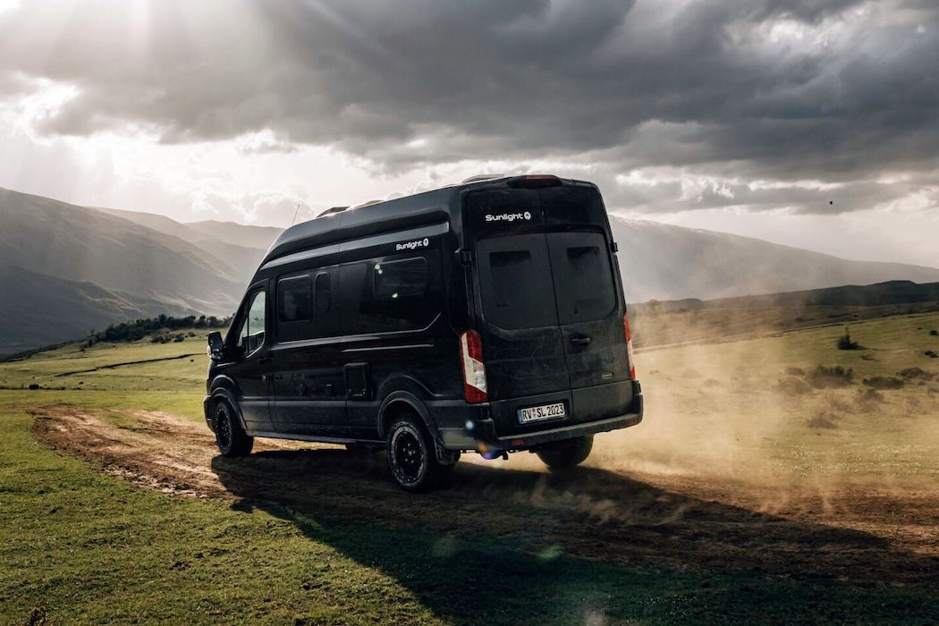 Sunlight Cliff 590 4&times;4 Adventure Edition