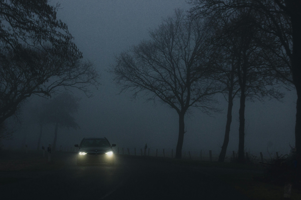 Kampeer veiligheid: de rol van autokoplampen