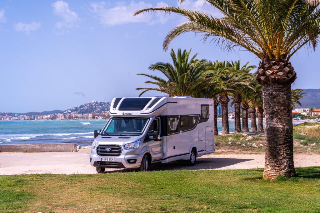 Camper rental Hellow Happy Camper