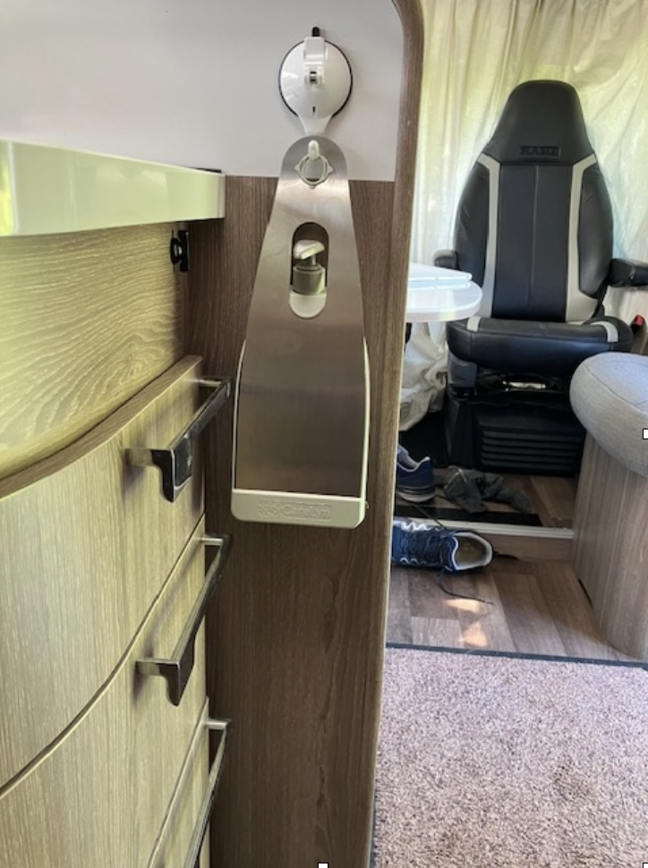 CareLyn introduceert als eerste een  unieke reis-dispenser