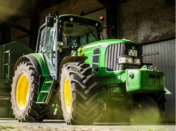 Verkoop uw vrachtwagen, tractor of grondverzetmachine snel en eenvoudig.