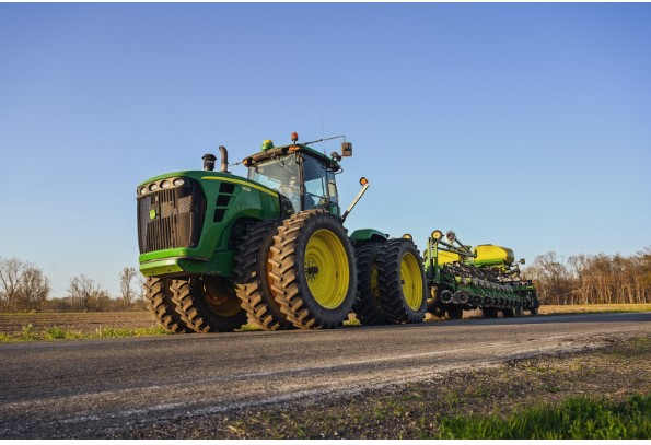 Professionele inkoop en verkoop van landbouwvoertuigen en vrachtwagens