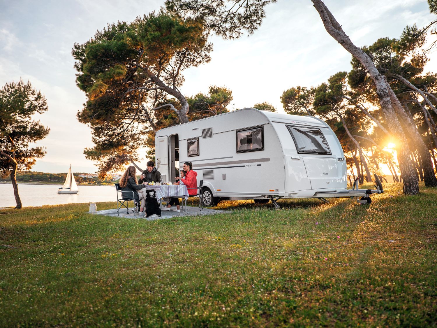 Goed verzekerd op reis: wat moet je weten over het verzekeren van je camper, caravan of tenttrailer?