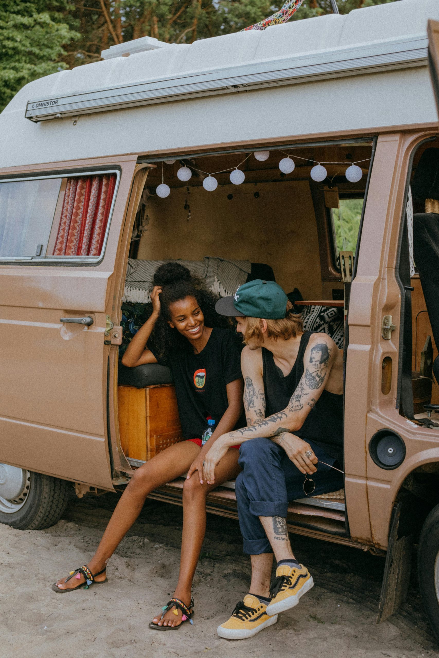 Met de camper naar festivals: regels, tips en de leukste events
