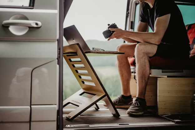 Werken op Wielen: Hoe Remote Professionals Profiteren van het Camperleven