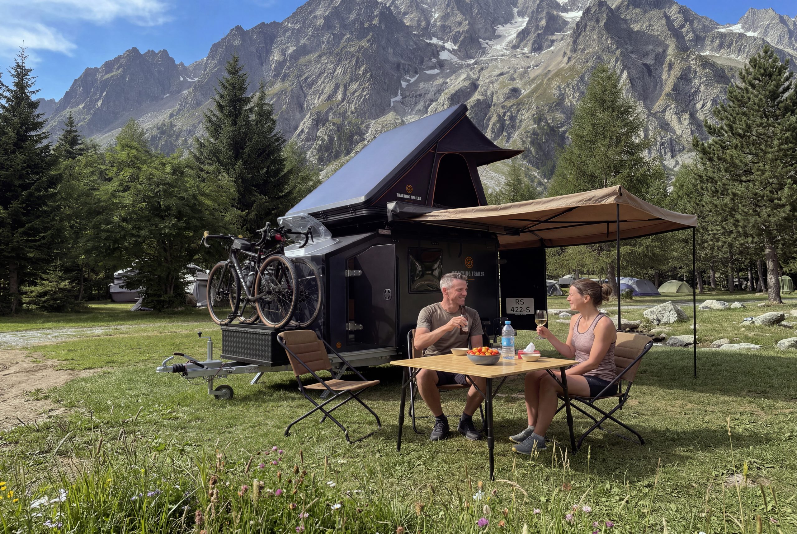 Tracking Trailer: Stoer, comfortabel en dol op avontuur!